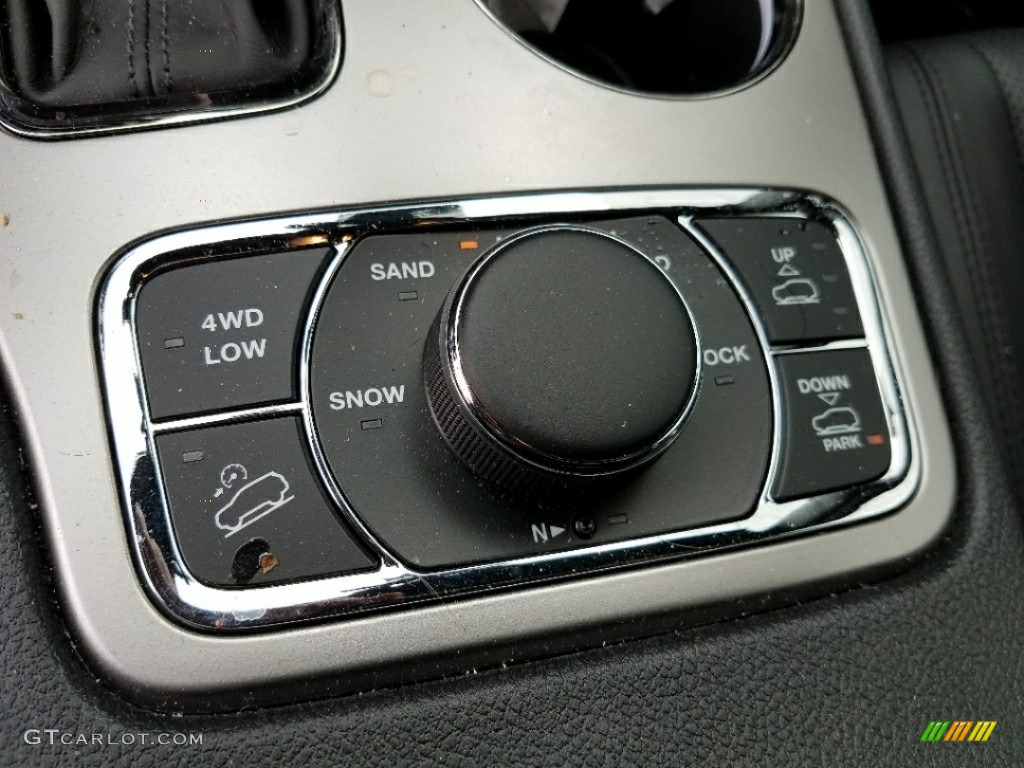 2018 Jeep Grand Cherokee High Altitude 4x4 Controls Photo #122470006