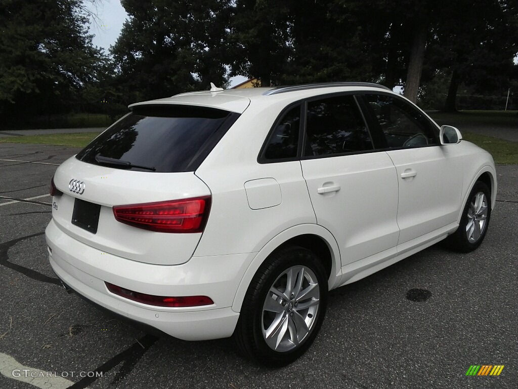 2017 Q3 2.0 TFSI Premium Plus - Cortina White / Rock Gray photo #6