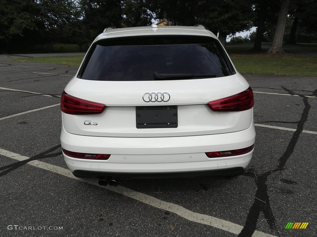 2017 Q3 2.0 TFSI Premium Plus - Cortina White / Rock Gray photo #7