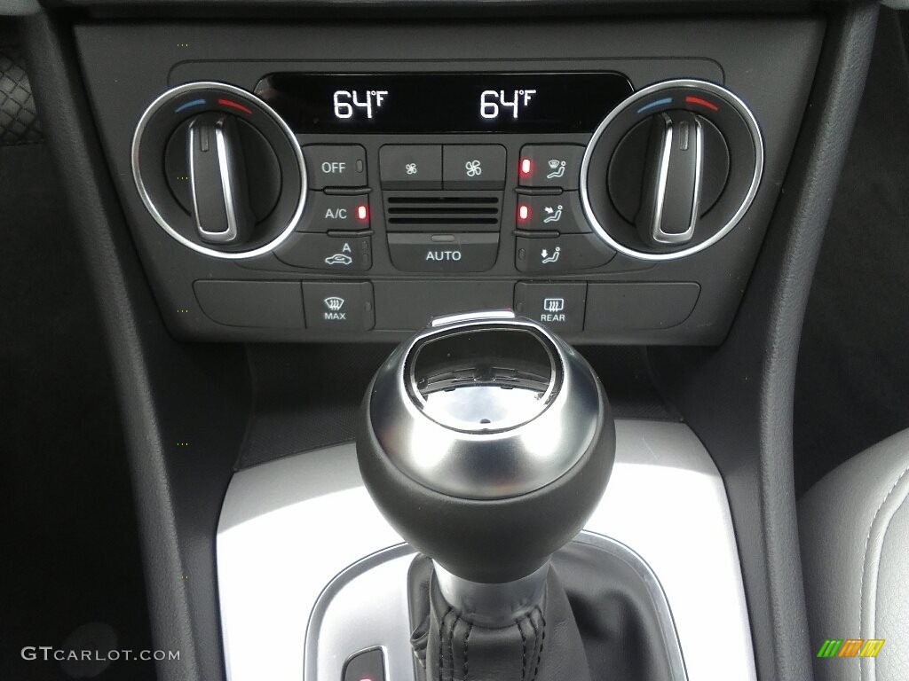 2017 Audi Q3 2.0 TFSI Premium Plus Controls Photos