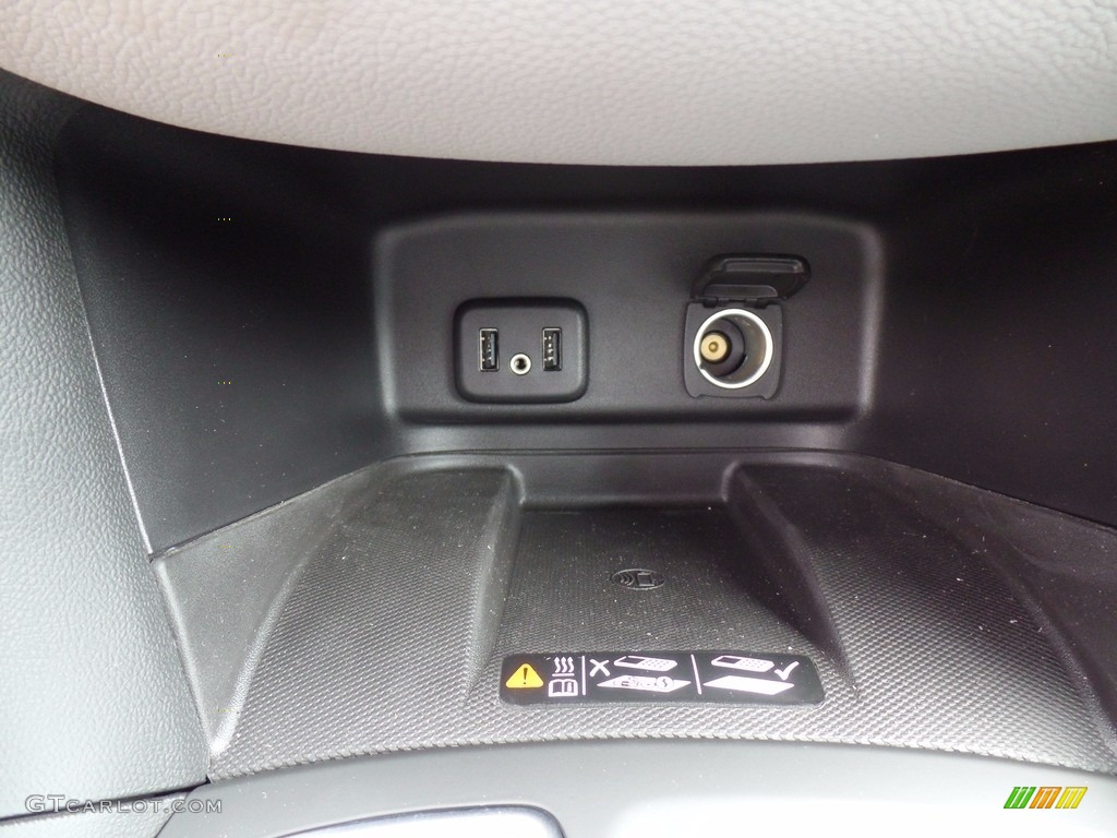 2018 Equinox Premier AWD - Summit White / Medium Ash Gray photo #37