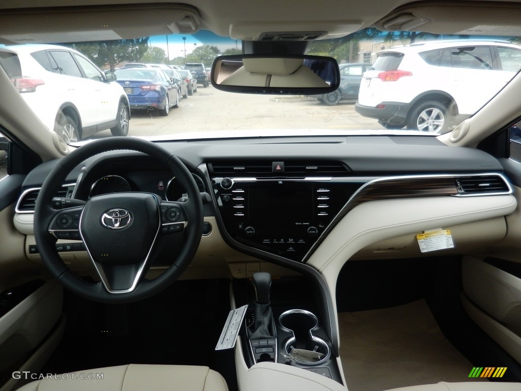 2018 Camry XLE - Wind Chill Pearl / Macadamia photo #4