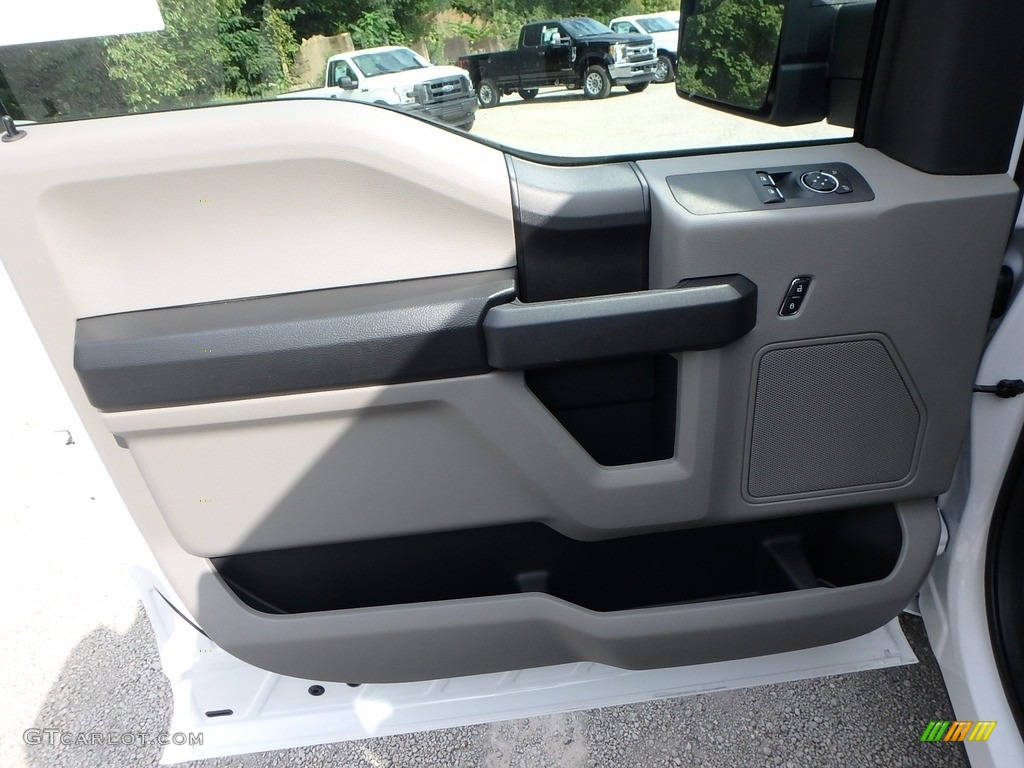 2017 F150 XL Regular Cab 4x4 - Oxford White / Earth Gray photo #14