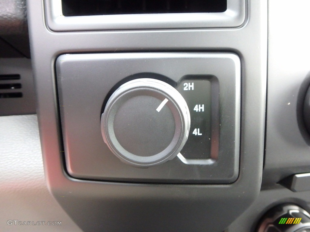 2017 F150 XL Regular Cab 4x4 - Oxford White / Earth Gray photo #17