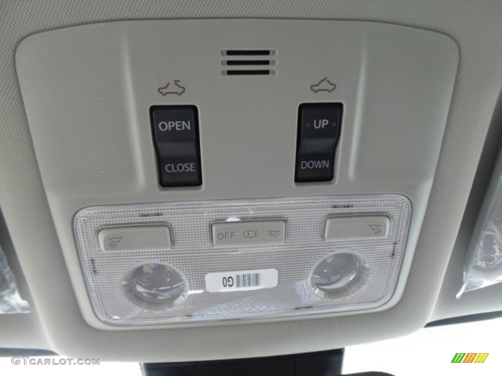 2018 Toyota Corolla SE Controls Photos