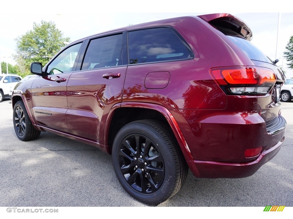 2018 Grand Cherokee Altitude - Velvet Red Pearl / Black photo #2
