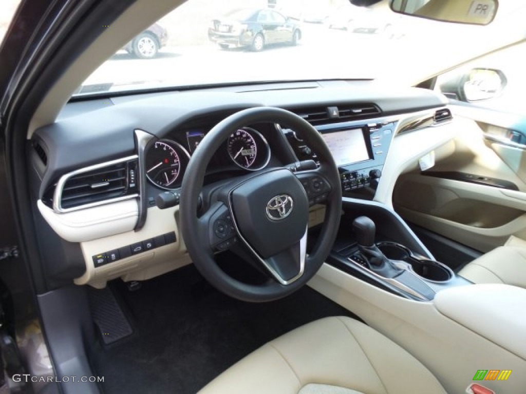 2018 Camry LE - Brownstone / Macadamia photo #9