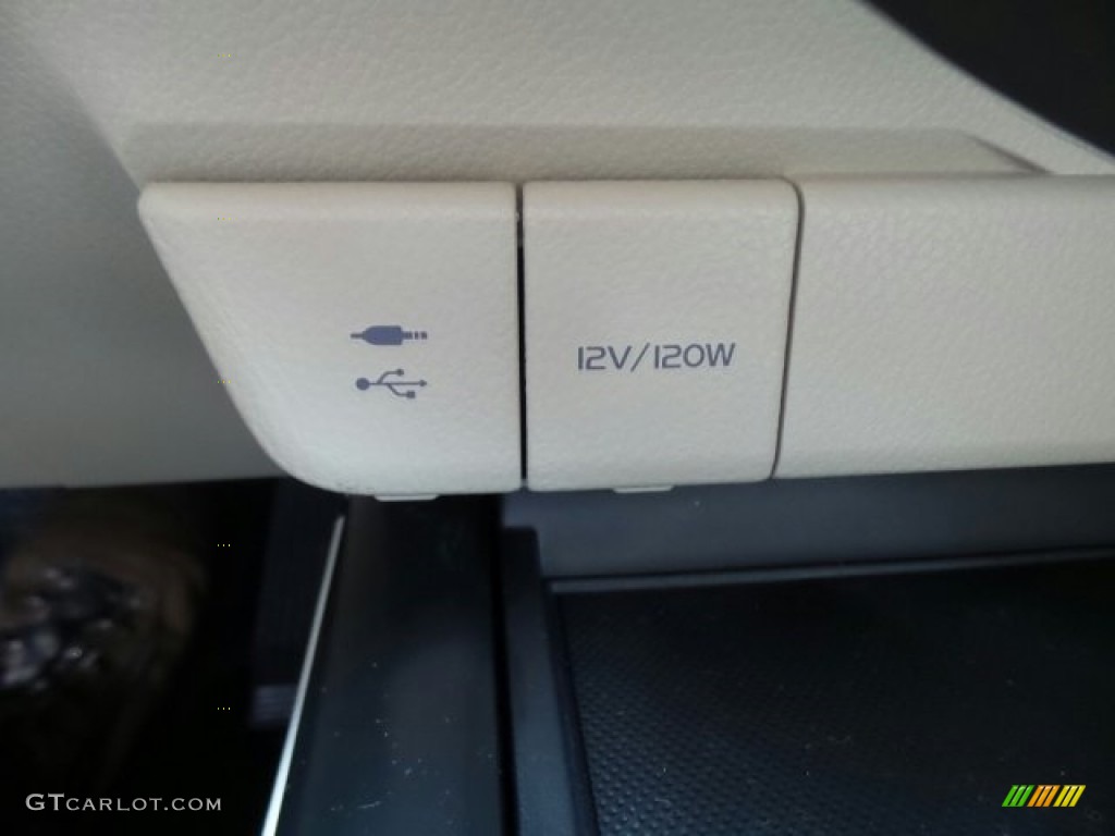 2018 Camry LE - Brownstone / Macadamia photo #35