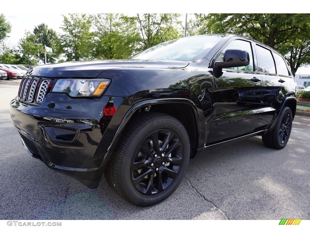 2018 Grand Cherokee Altitude - Diamond Black Crystal Pearl / Black photo #1