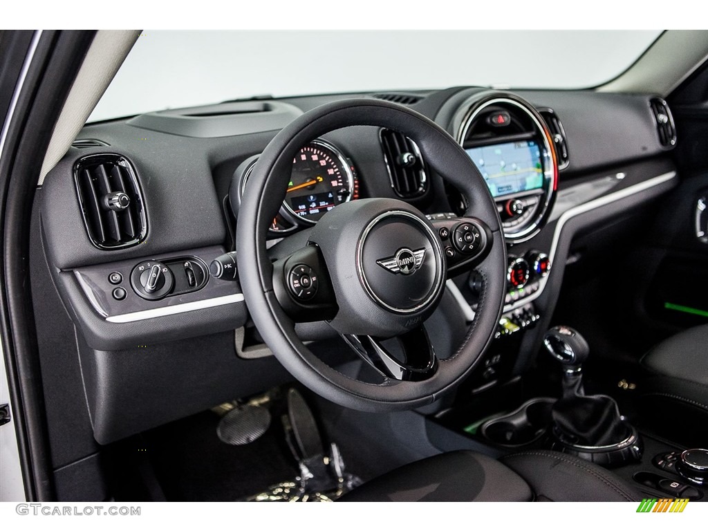 2018 Mini Countryman Cooper S E ALL4 Hybrid Dashboard Photos