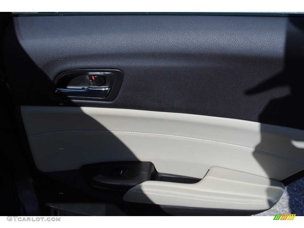 2013 ILX 2.0L Premium - Polished Metal Metallic / Parchment photo #25