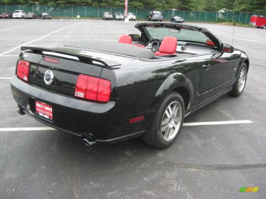 2006 Mustang GT Premium Convertible - Black / Red/Dark Charcoal photo #12