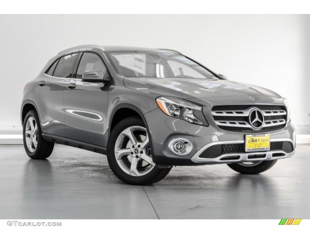 2018 GLA 250 - Mountain Grey Metallic / Crystal Grey photo #12