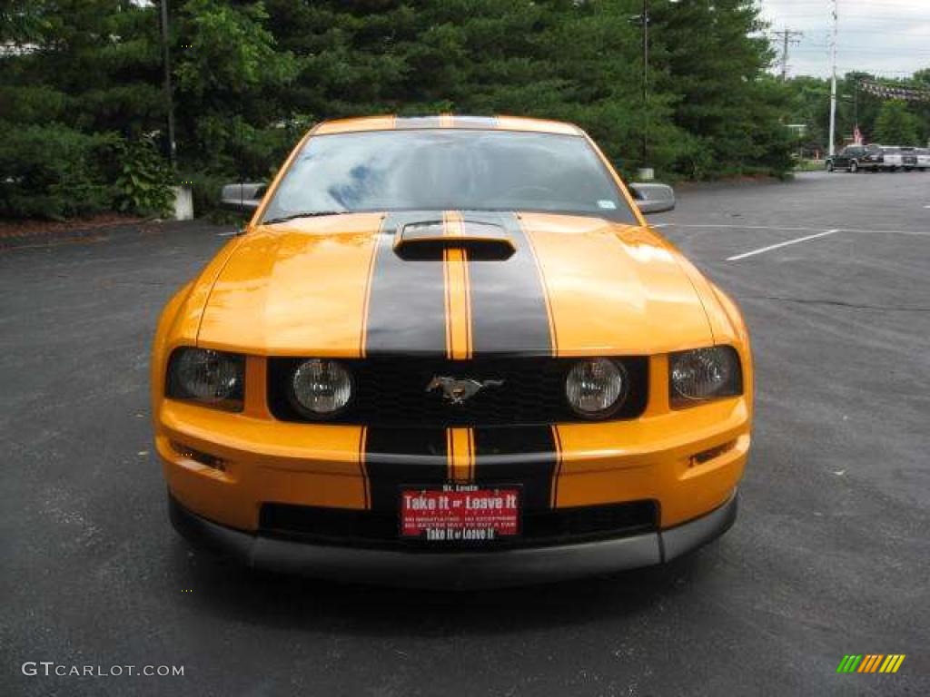 2007 Mustang GT Premium Coupe - Grabber Orange / Dark Charcoal photo #2