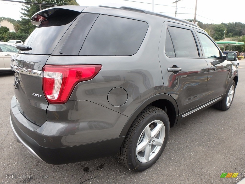 2017 Explorer XLT 4WD - Magnetic / Ebony Black photo #5