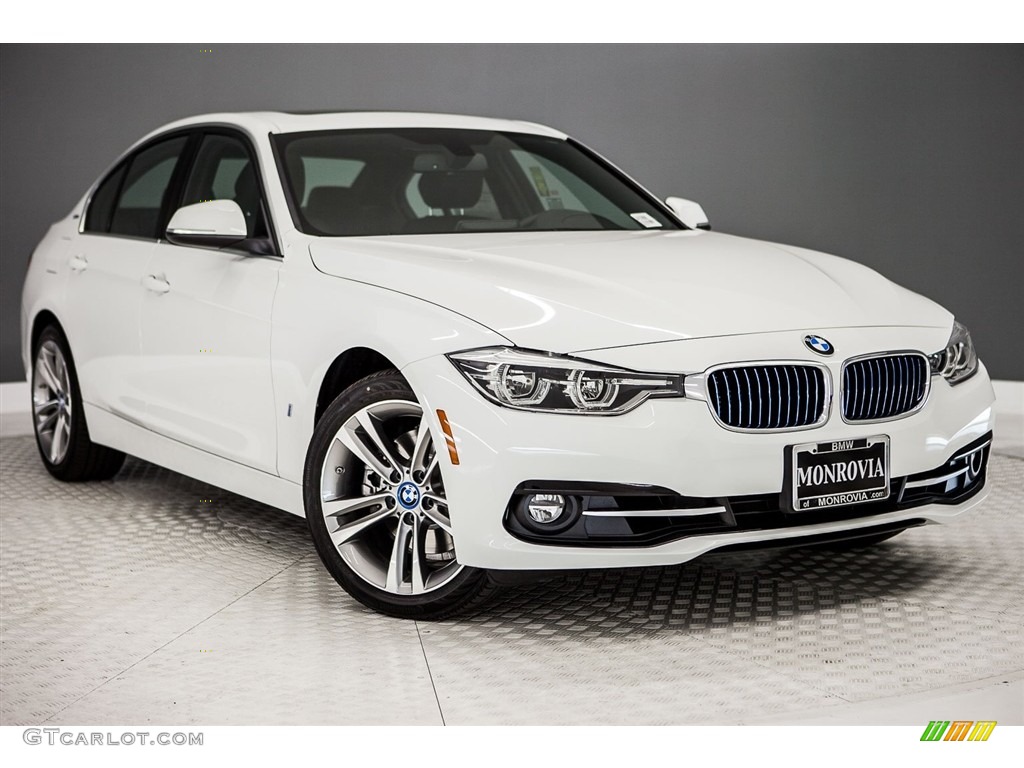 2018 3 Series 330e iPerformance Sedan - Alpine White / Black photo #12