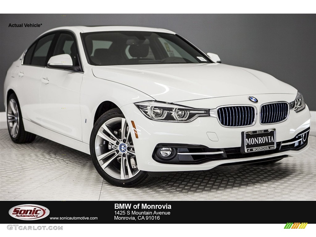 2018 3 Series 330e iPerformance Sedan - Alpine White / Black photo #1