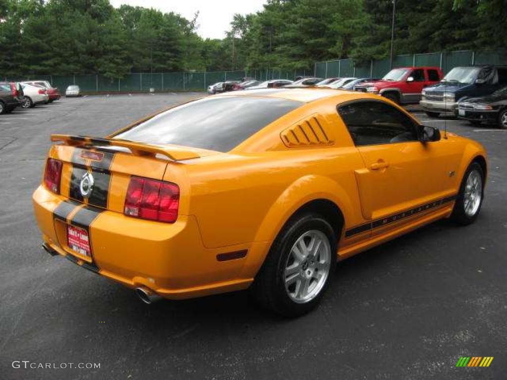 2007 Mustang GT Premium Coupe - Grabber Orange / Dark Charcoal photo #12