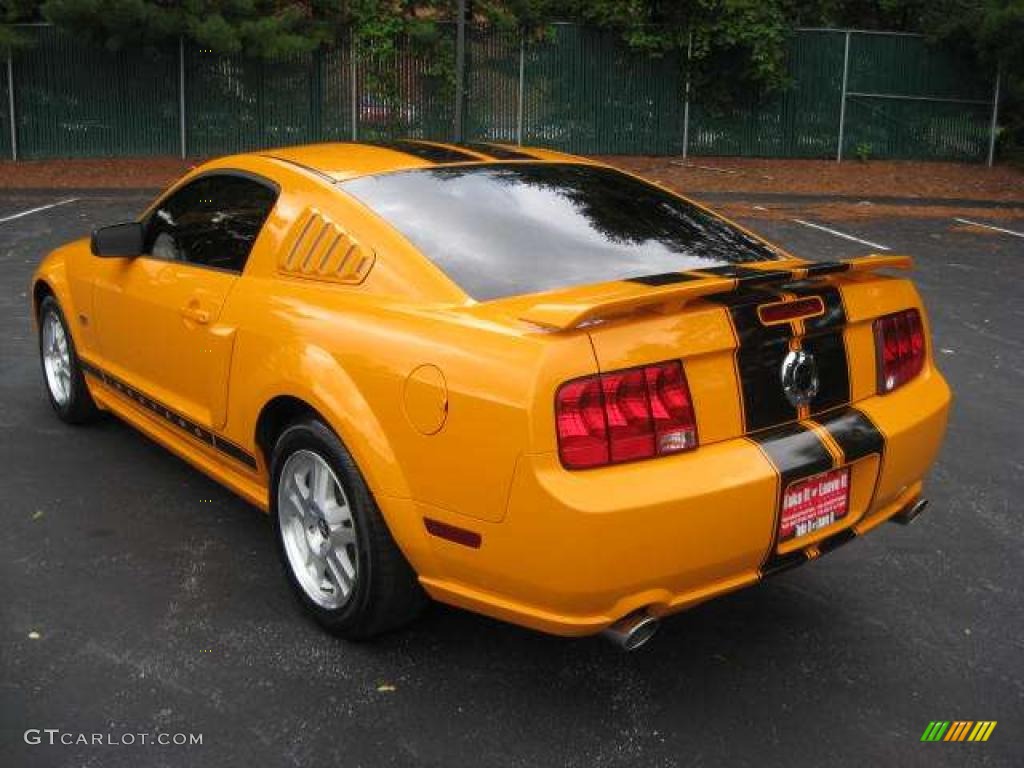 2007 Mustang GT Premium Coupe - Grabber Orange / Dark Charcoal photo #13