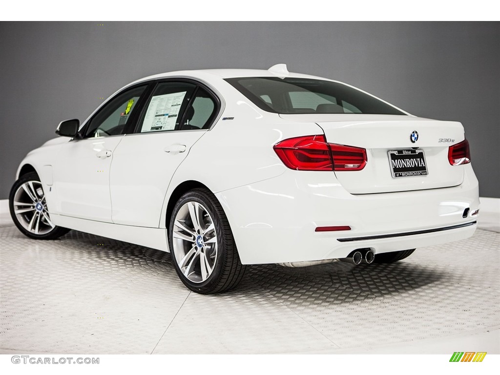 2018 3 Series 330e iPerformance Sedan - Alpine White / Black photo #3