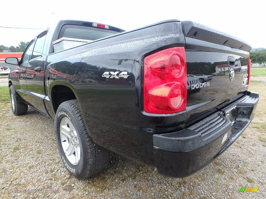 2011 Dakota Big Horn Crew Cab 4x4 - Brilliant Black Crystal Pearl / Dark Slate Gray/Medium Slate Gray photo #3