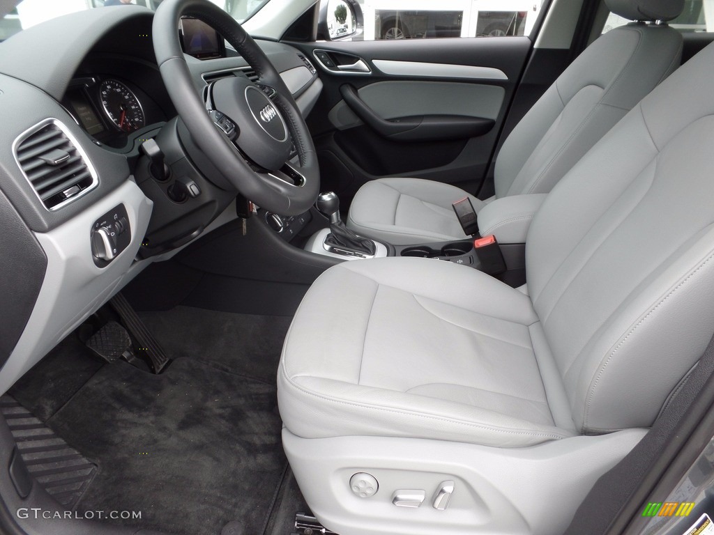 2017 Q3 2.0 TFSI Premium Plus - Monsoon Gray Metallic / Rock Gray photo #10