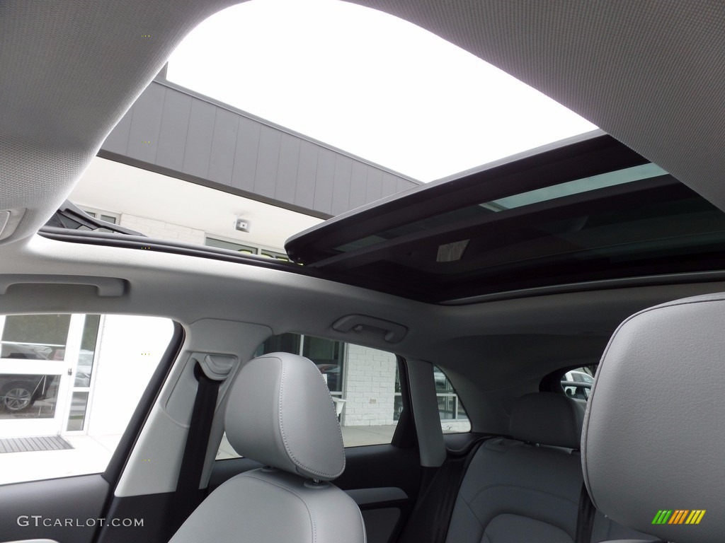 2017 Q3 2.0 TFSI Premium Plus - Monsoon Gray Metallic / Rock Gray photo #11
