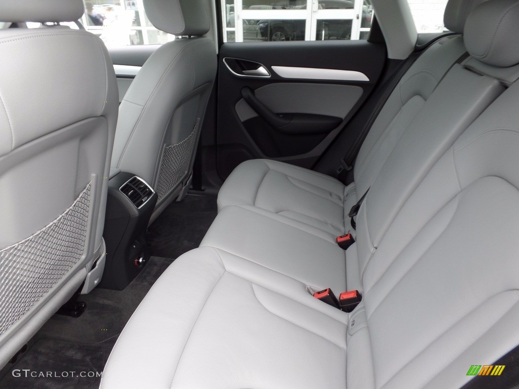 2017 Q3 2.0 TFSI Premium Plus - Monsoon Gray Metallic / Rock Gray photo #12