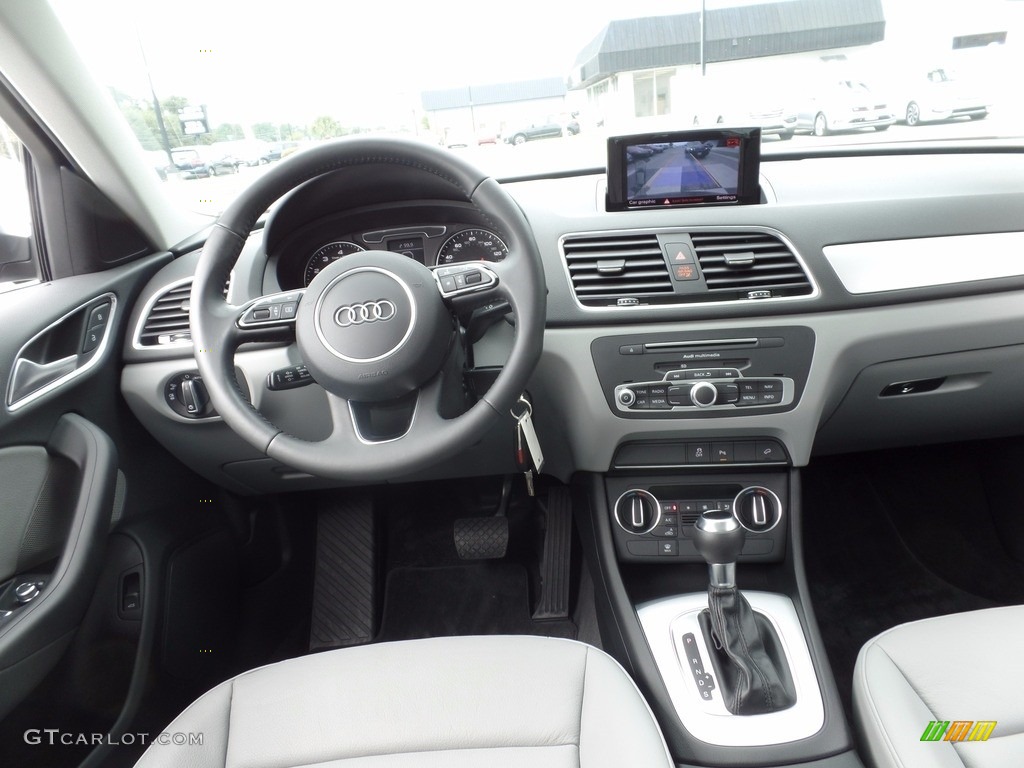 2017 Q3 2.0 TFSI Premium Plus - Monsoon Gray Metallic / Rock Gray photo #15