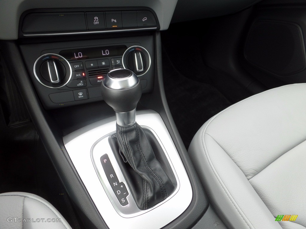 2017 Q3 2.0 TFSI Premium Plus - Monsoon Gray Metallic / Rock Gray photo #19