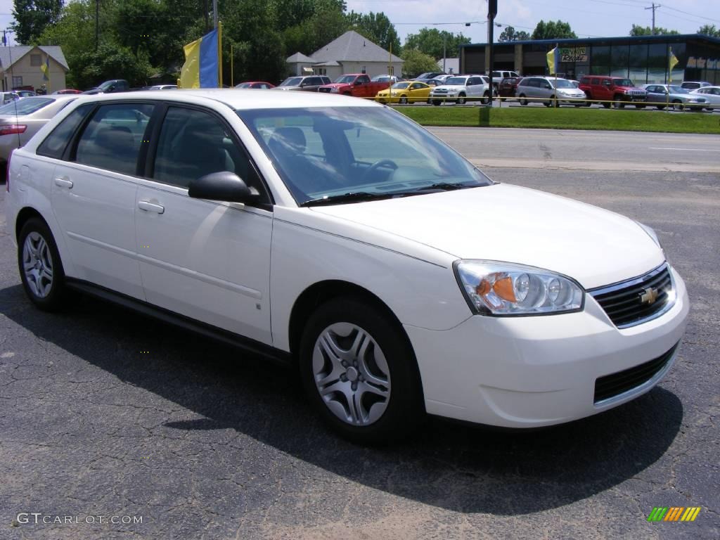 2007 Malibu Maxx LS Wagon - White / Titanium Gray photo #4