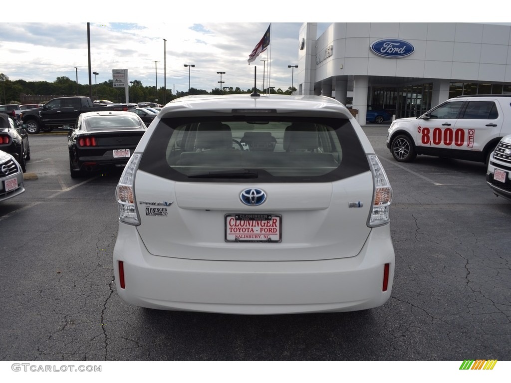 2013 Prius v Three Hybrid - Classic Silver Metallic / Bisque photo #4