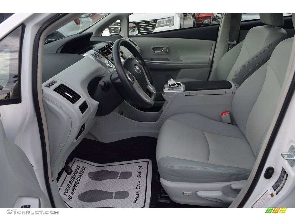 2013 Prius v Three Hybrid - Classic Silver Metallic / Bisque photo #9