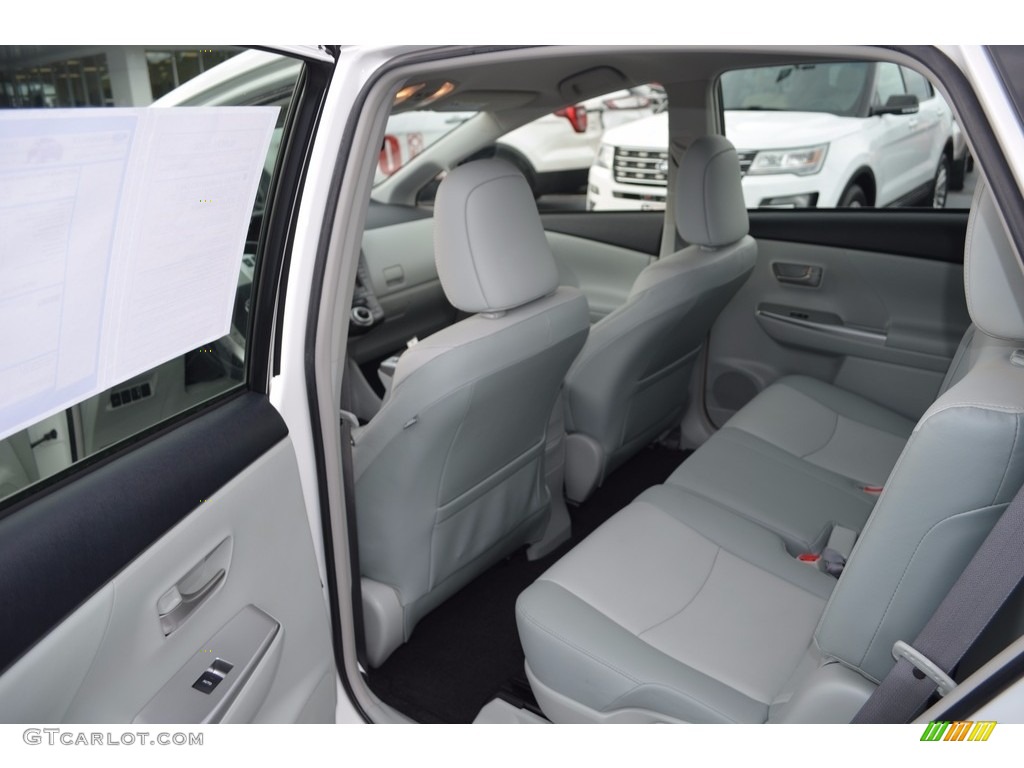 2013 Prius v Three Hybrid - Classic Silver Metallic / Bisque photo #11