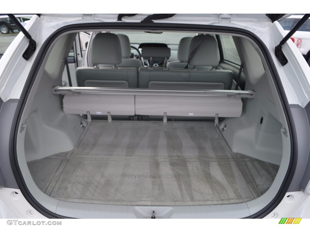 2013 Prius v Three Hybrid - Classic Silver Metallic / Bisque photo #12