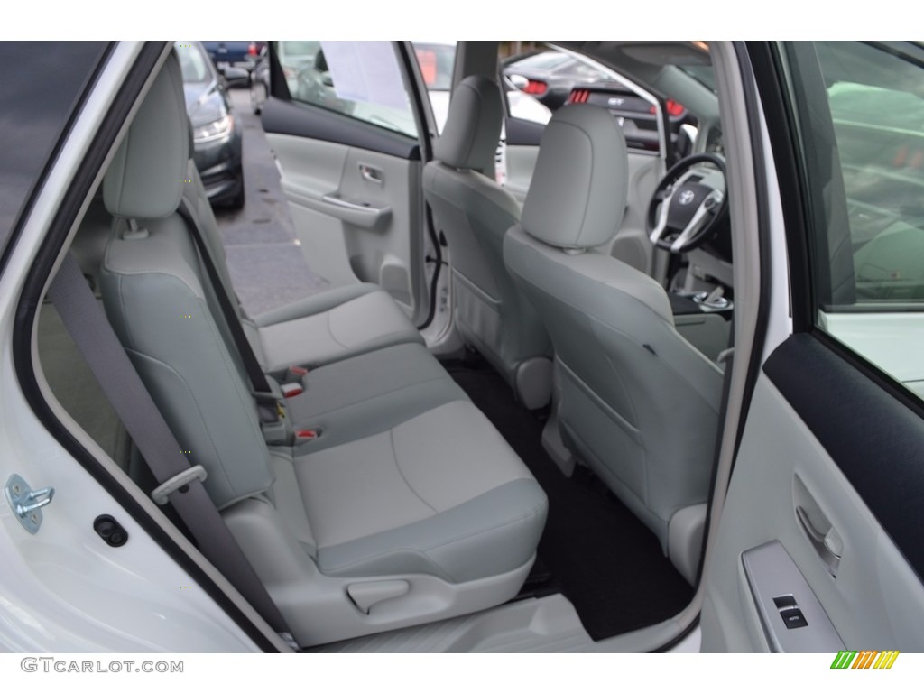 2013 Prius v Three Hybrid - Classic Silver Metallic / Bisque photo #13
