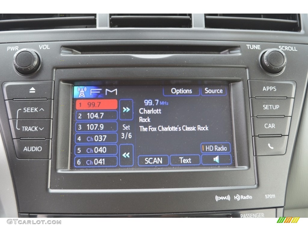 2013 Prius v Three Hybrid - Classic Silver Metallic / Bisque photo #16