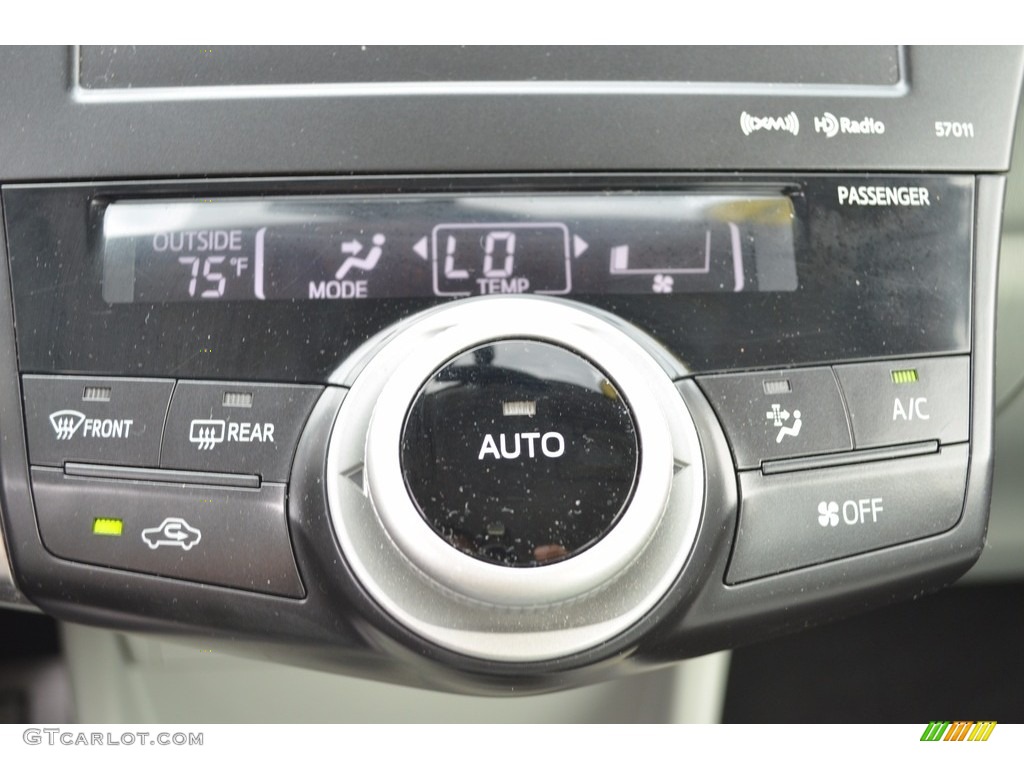 2013 Prius v Three Hybrid - Classic Silver Metallic / Bisque photo #21