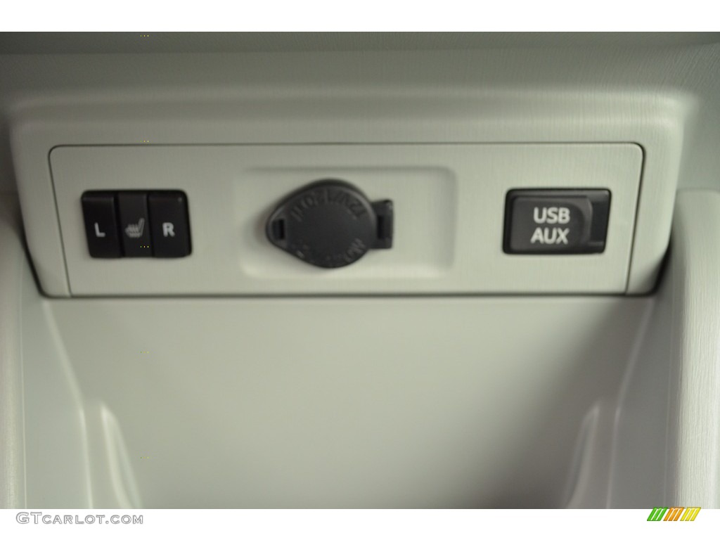 2013 Prius v Three Hybrid - Classic Silver Metallic / Bisque photo #22