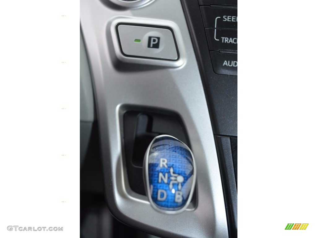 2013 Prius v Three Hybrid - Classic Silver Metallic / Bisque photo #24