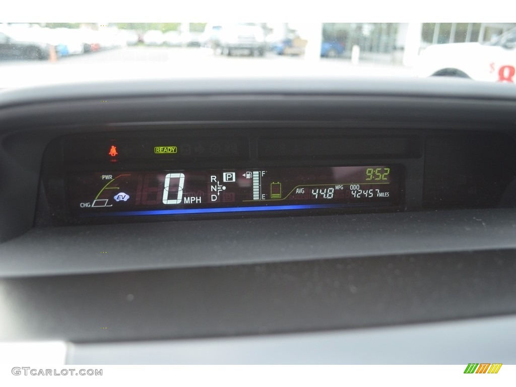 2013 Prius v Three Hybrid - Classic Silver Metallic / Bisque photo #26
