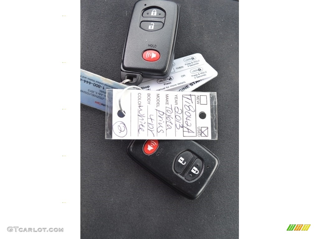 2013 Prius v Three Hybrid - Classic Silver Metallic / Bisque photo #28