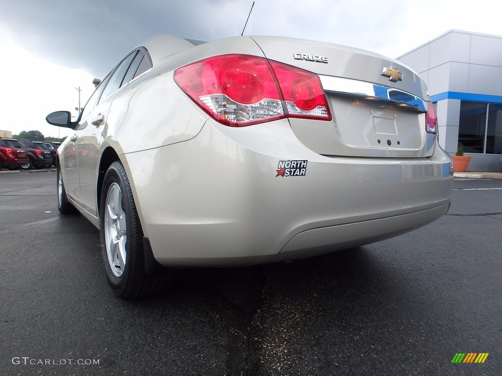 2016 Cruze Limited LT - Champagne Silver Metallic / Jet Black photo #5