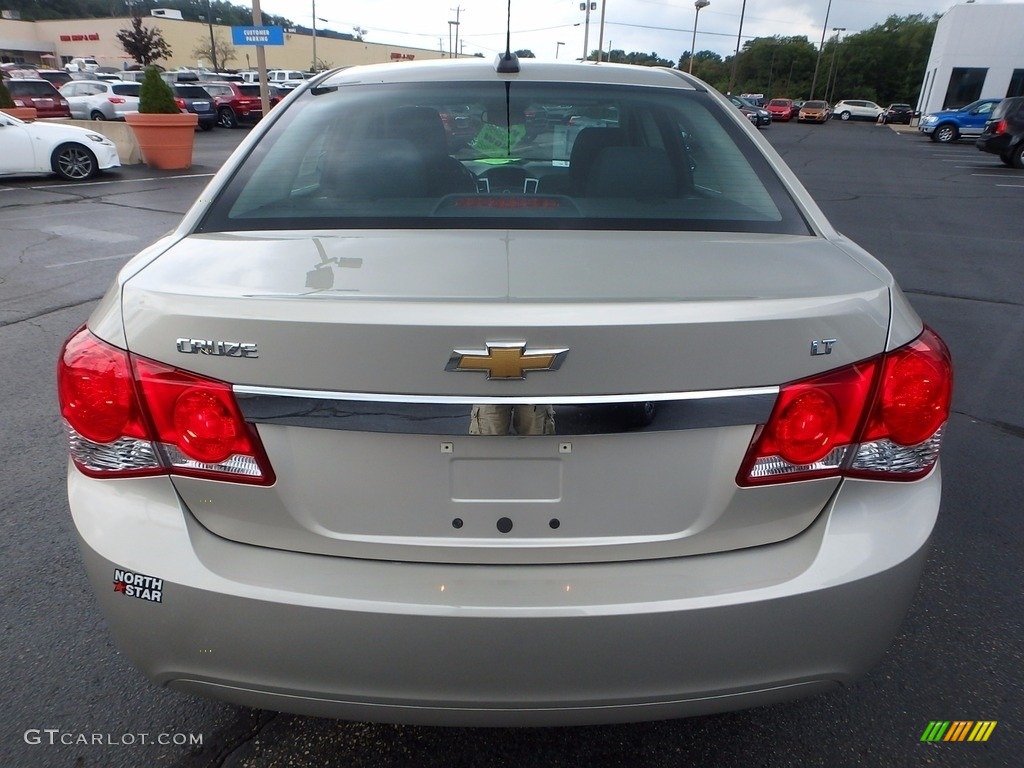 2016 Cruze Limited LT - Champagne Silver Metallic / Jet Black photo #6