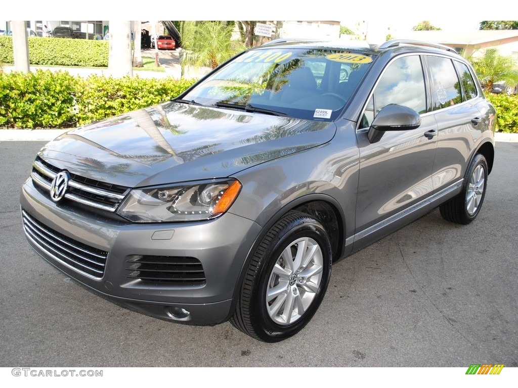 2013 Volkswagen Touareg VR6 FSI Sport 4XMotion Exterior Photos