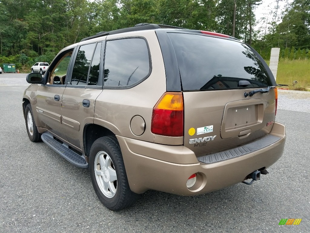 2003 Envoy SLE 4x4 - Sandalwood Metallic / Light Oak photo #3