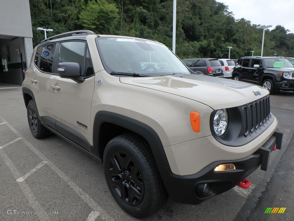 2017 Renegade Trailhawk 4x4 - Mojave Sand / Black photo #7