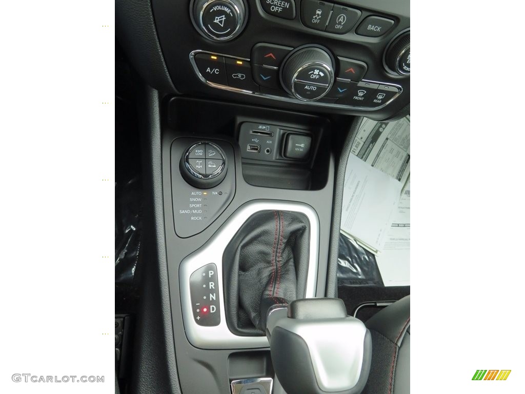 2018 Jeep Cherokee Trailhawk 4x4 9 Speed Automatic Transmission Photo #122544711