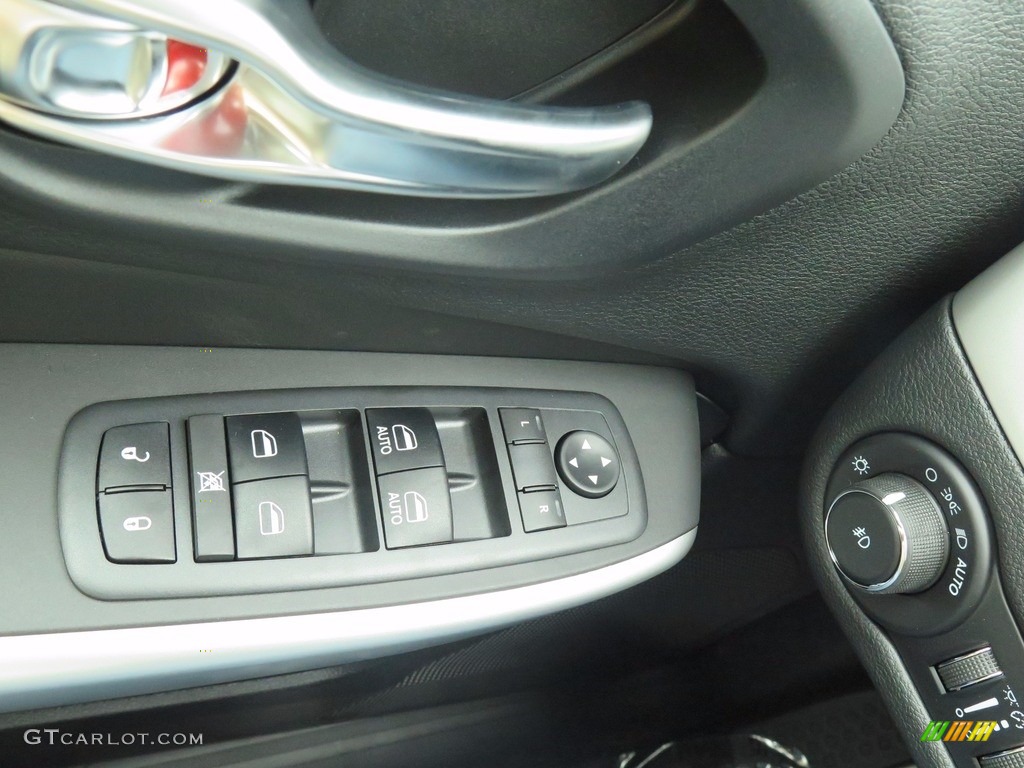 2018 Jeep Cherokee Trailhawk 4x4 Controls Photo #122544984