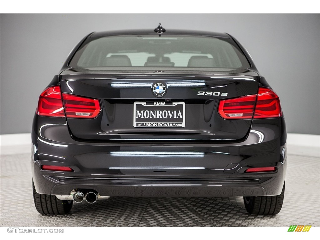 2018 3 Series 330e iPerformance Sedan - Black Sapphire Metallic / Black photo #4